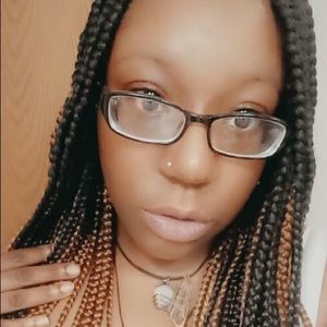 Meet your Posher, Corine